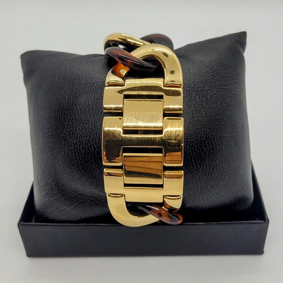 Michael Kors Chain MK4222 Women's Wrist Watches, Gold Dial - Picture 4 of 7